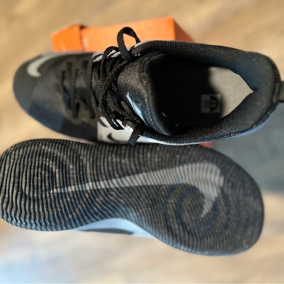 Nike FLY BY LOW, Men’s sz 9.5 - Picture 6 of 6